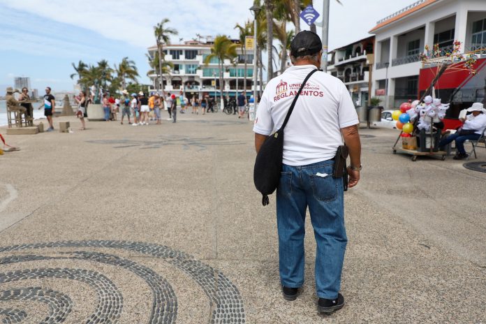 Vigilancia comercial en Puerto Vallarta durante Semana Santa