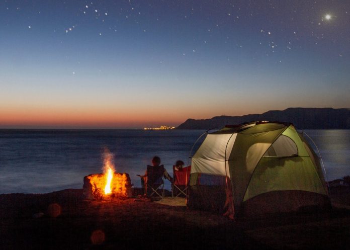 En Puerto Vallarta no está permitido acampar en las playas
