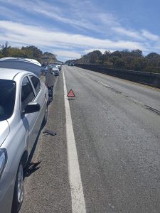 Peligroso bache en autopista 15D Aseguradoras atienden afectados