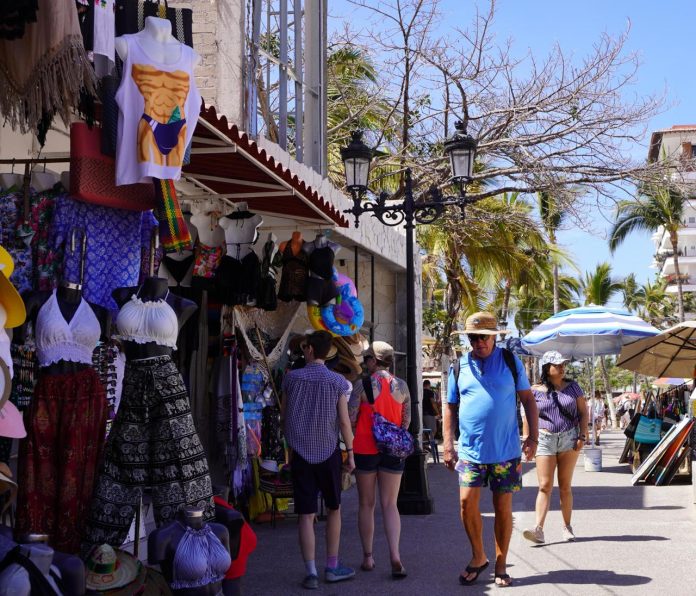 Actividades comerciales durante vacaciones en Puerto Vallarta