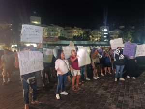 Durante debate se colocan frente a frente simpatizantes y opositores a Luis Munguía