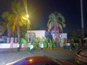 Durante debate se colocan frente a frente simpatizantes y opositores a Luis Munguía