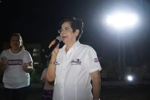 Chuyita López promete apoyo a madres solteras en Puerto Vallarta