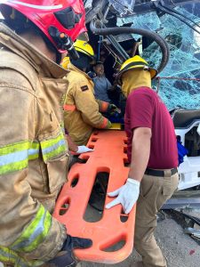Accidente entre dos autobuses de transporte público y personal en Punta de Mita deja como resultado ocho heridos