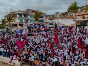 El cierre de campaña de Chuyita López en Puerto Vallarta refleja el entusiasmo y respaldo de los vallartenses hacia Morena.