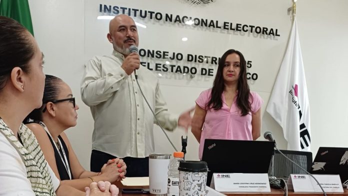 Bruno Blancas recibió constancia mayoría como diputado federal