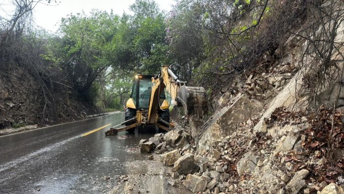 Desgajamiento en el kilómetro 75 de la carretera federal 200