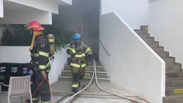 Un incendio en la cocina del hotel Buenaventura en Puerto Vallarta obliga a la evacuación preventiva de 100 personas