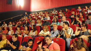 El cortometraje vallartense "Pasión Mortal" dirigido por Hugo Carrillo Brumbaugh llena su preestreno en un cine en Macroplaza