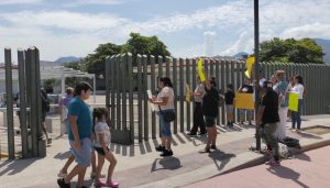 Protestan por muerte de paciente en IMSS Vallarta; familiares de  Noé Alcaraz Huerta protestan en IMSS, exigiendo destitución del director