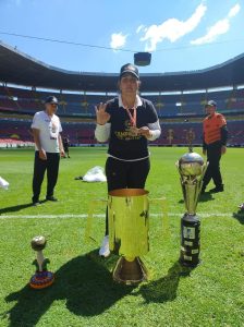 Nataly Contreras Pelayo, entrenadora vallartense, sigue haciendo historia en el fútbol femenil con sus logros estatales y regionales