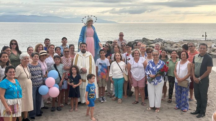 Fiestas Patronales en Marina Vallarta 2024. Comunidad católica de María Reina de la Paz celebra a su Santa Patrona