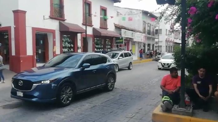 Retiran plantón en presidencia municipal, tras seis horas