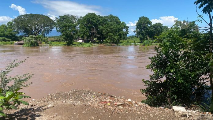 Lluvias cuenca arriba podrían elevar nivel del Río Ameca