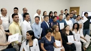 Se gradúan 24 guías turísticos en Puerto Vallarta tras concluir diplomado de formación profesional en el CUCosta