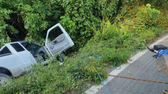 Carretera federal 200 cerrada por accidente mortal en kilómetro 42