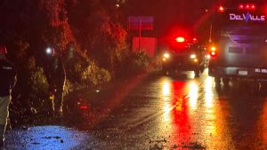 Tormenta nocturna causa leves daños en Vallarta. Protección Civil reporta afectaciones menores por tormenta; canales y caminos afectados