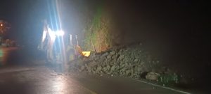 Tormenta nocturna causa leves daños en Vallarta. Protección Civil reporta afectaciones menores por tormenta; canales y caminos afectados