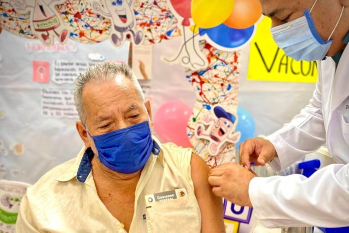 La región de Puerto Vallarta alcanza el 16% de la meta de 67 mil dosis de vacunas contra la influenza en octubre